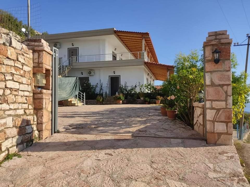 View Apartment Lukove Exterior photo